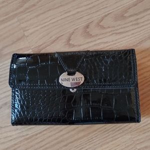NINE WEST WALLET